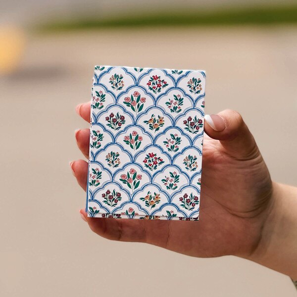 Scalloped Floral Pocket Notebook exterior